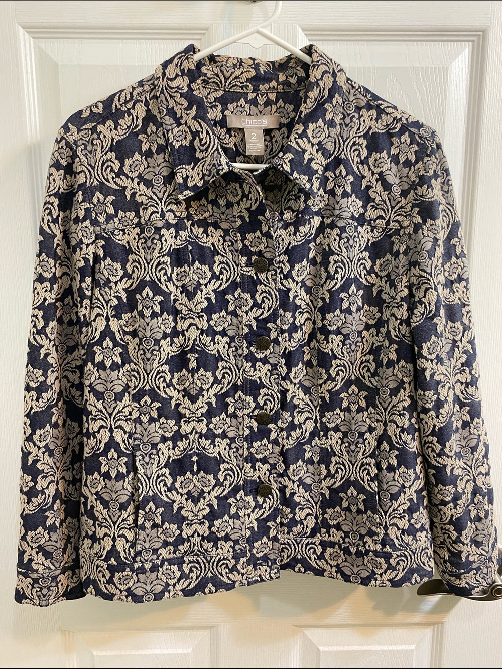 Chico’s Jacquard Marcissa Indigo Tan Paisley Denim Jacket Women’s Size Large 2